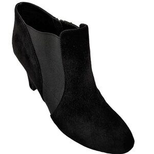 TAHARI Suzi Black Suede Side Zip Ankle Booties 8.5
